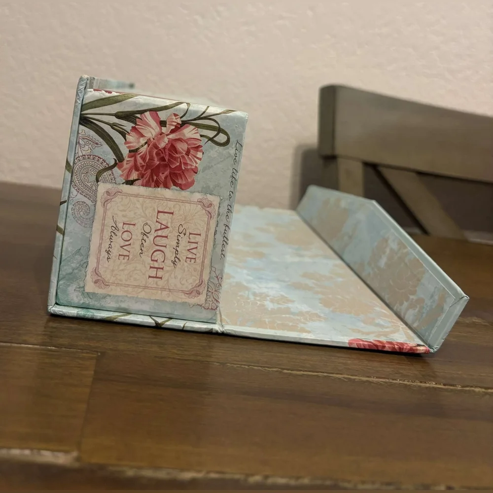 Like New! Encouraging Phrases Around A Beautiful Storing Box